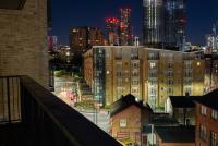 Modern Two Bedroom Apartment for Five with On-site Parking in Salford - Chambres d’hôtes Manchester