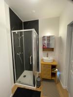 grand appartement lumineux proche du centre avec cour privée - B&B Bergerac
