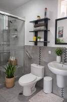 Agradable y con cochera - B&B Trujillo