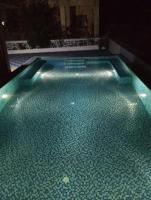 Royal Villa 3 - Luxurious 2BHK Villa with Huge Pvt Swimming Pool - B&B Lonavla