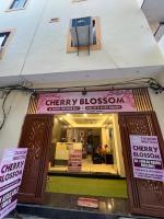 Cherry Blossom - Bed and Breakfast Benares