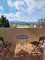 Spacious 2-Bedroom Apartment near Pordenone, Quiet Area - Chambres d’hôtes Cordenons