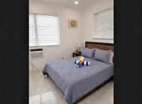 Chic Beachside Studio with Modern Comfort - B&B Hollywood