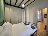 YR Apartments Isola - Steps from Bosco Verticale and Metro - Bed and Breakfast Milaan