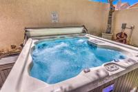 Family Fun for Everyone in Las Vegas- 4 Bedrooms, Billiards, Game Room - Bed and Breakfast Las Vegas