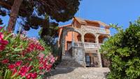 Villa with sea view & pool in Santa Susanna - B&B Santa Susanna