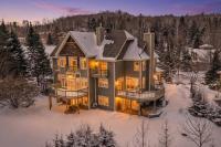 La Bête Tremblant Bright and Modern Four Bed Townhome - Chambres d'hôtes Mont-Tremblant