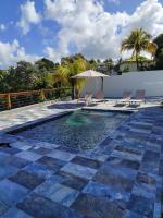 Studio Splash 2 personnes piscine chauffée - B&B Rivière Salée