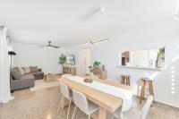 Bright 2BR Oasis in Calle Cerra w Balcony - Ferienwohnung San Juan