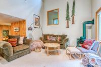 The Burrow - Your Forest Refuge by the Sandy River - B&B Rhododendron