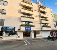 3 bedroom apartment, one block from lleras park p12 in medellin - B&B El Pueblito