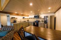 NEW! Historic post and beam in-town Moosehead Lake - B&B Greenville