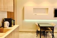 Studio - Beachfront Views & Balcony - by Wehost - B&B Batumi