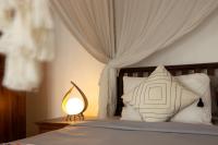 Beatrix Villa Seminyak with Private Pool & Garden - Bed and Breakfast Seminyak