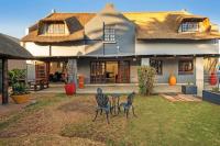 Studio Near OR Tambo with Twin beds and Private Garden - B&B Edenvale