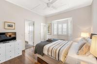 Modern Twist and Old World Charm - 3Bed-2Bath-2Car - B&B Brisbane