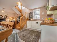 2 Bed in Milford Haven oc-43430 - Ferienwohnung Llanstadwell
