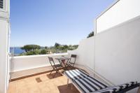 Apartment mit Balkon