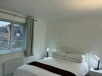 Home in Bradley Stoke, Bristol - B&B Bristol
