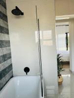 Queen Room with Garden View