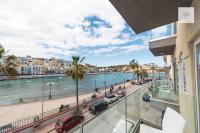 Stylish Beachfront 2 Bedroom Home Near Coast and Dining - B&B Marsaskala
