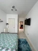 Crescent Apartment - Two bedroom - B&B Goodmayes