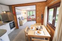 Neaum Crag Lodge ideal for a couple or family with young children in a woodland setting at Skelwith Bridge - Chambres d'hôtes Grasmere