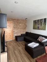 Dzirnavu ielas apartamenti - B&B Saldus