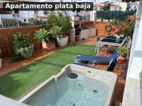 Apartamentos Condal - Dúplex o Planta Baja con Jacuzzi & BBQ - Bed and Breakfast Nerja