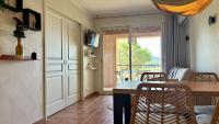 appartement cosy vue sur le golf de Pont Royal en Provence - Chambres d'hôtes Mallemort