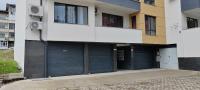 Stylish Rose Garden Apartment with Balcony & Parking - B&B Asenovgrad