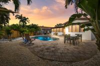 Tropical BackyardHeated PoolArcadeshuffleboard - B&B Clearwater Beach