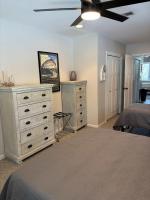 Private Home 2 miles to Downtown Bellaire - B&B Bellaire