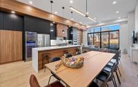 Luxury Designer Home - 4 BDR - 10 min to Downtown - Parking - B&B Toronto