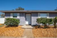 Private Fenced Turf Yard, King Bed, Dogs Stay Free, 8 Mi to Pensacola Beach, In-Unit Washer and Dryer - Chambres d'hôtes Gulf Breeze