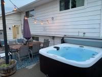 Swim and Relax with a Pool Hot Tub and Renovated HomeHop - Ferienwohnung Parma