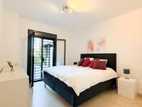 Luxury 2BR Apartment near Marbella & Puerto Banus Pool, Padel, Parking - Chambres d'hôtes Estepona