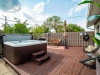 Lake Cottage with Hot Tub and Game Room - B&B Avon Lake