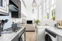 Bright & Modern Converted Schoolhouse - Ferienwohnung Woolwich