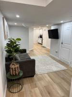 TOC Home Palace Lower Level Apartment - B&B Thorold