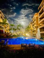 Beautiful condo 2bed, 3bath, pools and city views! - B&B Cabo San Lucas