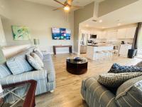 TUNA New Reno 1Mile 2 Beach Full Kit WD Large 2BD 2BA - B&B Bonita Springs
