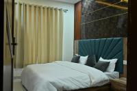 Cedarwood 2BHK Near Mall Road w Mountain View - B&B Dalhousie