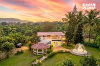 StayVista at White Nook with Lawn & Bonfire - Bed and Breakfast Alibag