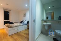 Spacious Ancoats -Pool-Gym-Free Parking - Chambres d’hôtes Manchester