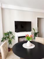 Warsaw Inside Premium Airport Apartment - Bed and Breakfast Warschau