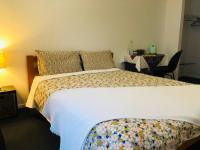 Bright room close to Sky Tower - B&B Auckland