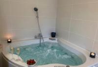 BADINE BEACH Refait à neuf Qualité supérieure Balnéo Clim Piscine - B&B Hyères