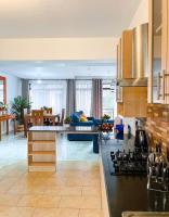 NestedIn Beautiful Private En-suite Room in a 3BR Apartment - Bed and Breakfast Nairobi
