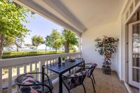 Aparthotel Ostsee W22 in Binz direkt am Strand mit überdachtem Balkon - B&B Ostseebad Binz
